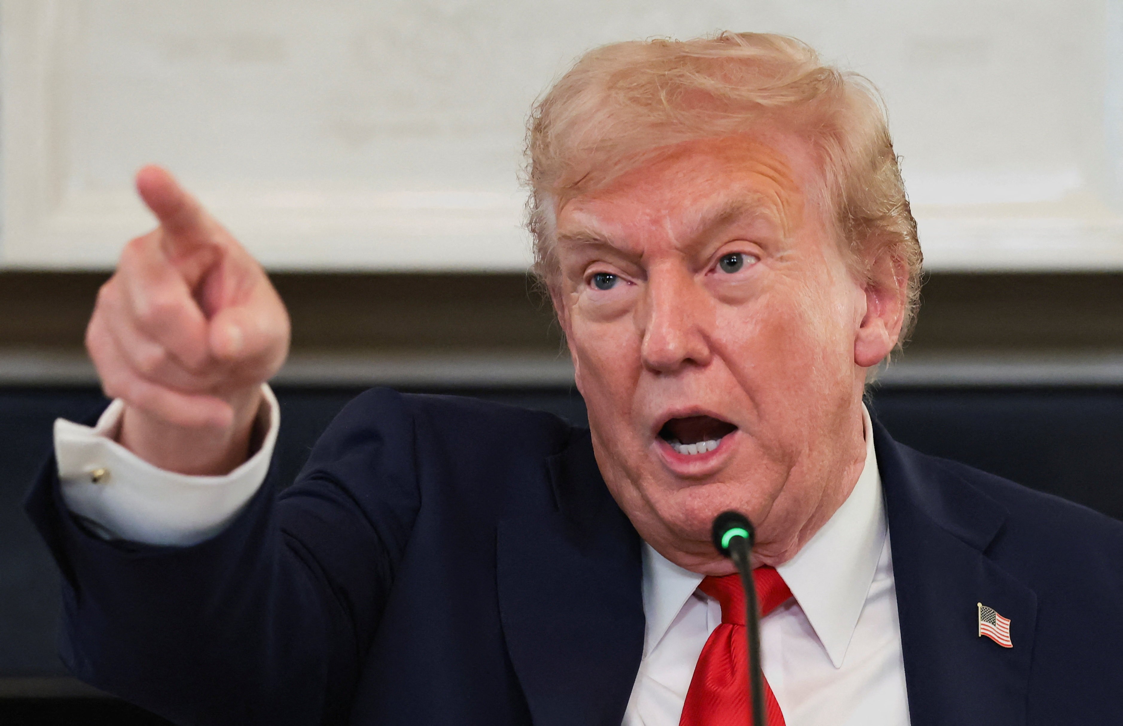 Trump sobe o tom contra a China e ameaça elevar tarifas contra o país por controle de terras raras